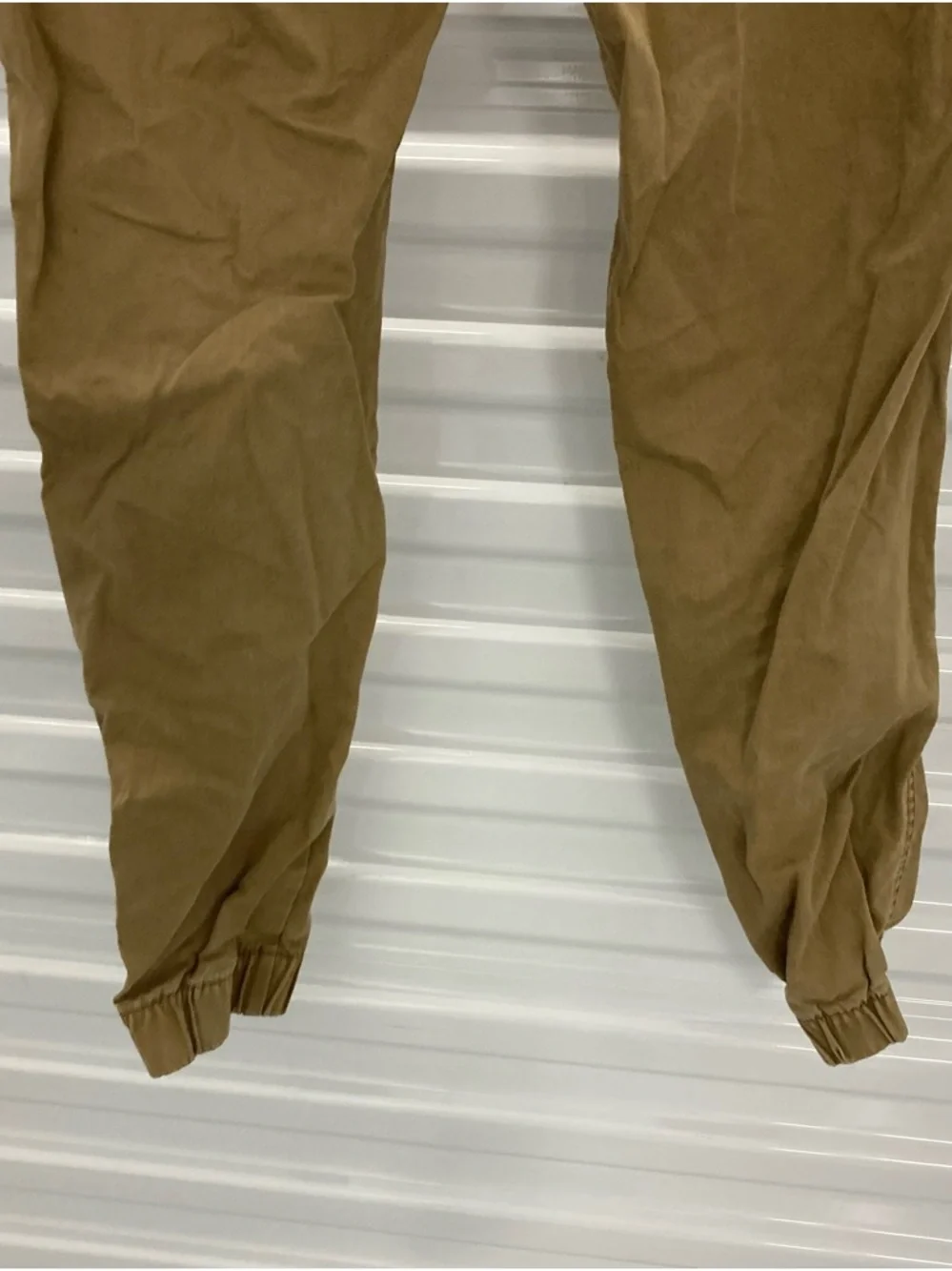 Old Navy Men's Khaki Drawstring Joggers - Picture 5 of 7